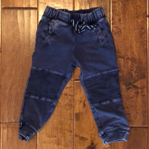 Toddlers Sweatpants and Long Sleeve T-Shirt - Picture 4 of 6